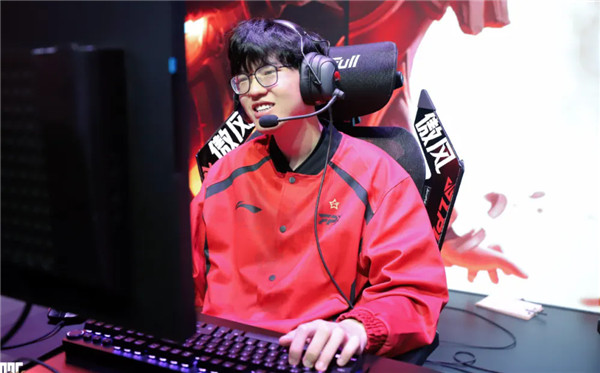 jiejie刚复出就淘汰！LPL第三赛段骑士之路FPX2-3不敌NIP无缘季后赛